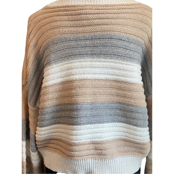 🌟🔥 BOGO Sale🔥🌟 Dreamers by Debut Tan/Grey/White Crew Neck Cropped Knit Sweater - Picture 5 of 8